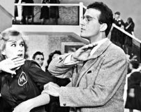 ΤΟ ΞΥΛΟ ΒΓΗΚΕ ΑΠ' ΤΟΝ ΠΑΡΑΔΕΙΣΟ