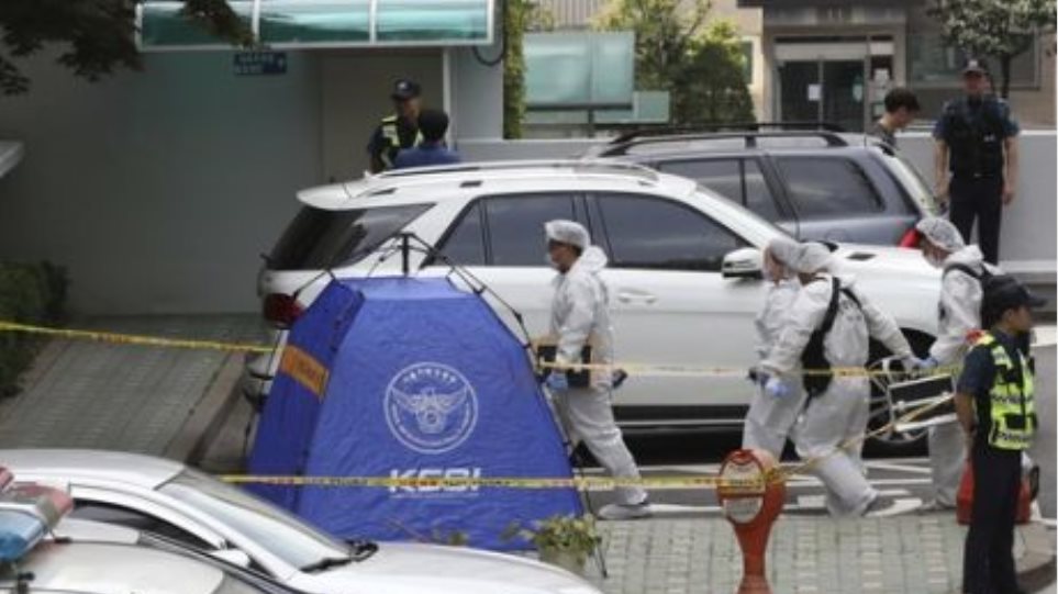Ν. Κορέα: 40χρονος έριξε το αυτοκίνητό του, φορτωμένο με γκαζάκια, στην πύλη της αμερικάνικης πρεσβείας
