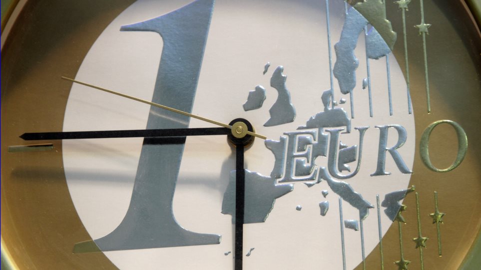 AP_Evrozoni__Virginia_Mayo