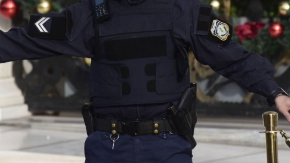 Astinomikos_I_Zoni_Oplo_Pistoli_CROP