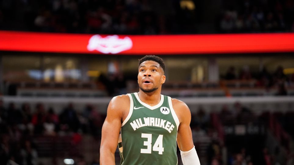 AP_Adetokunbo_Gianis_BUCKS_David_Banks