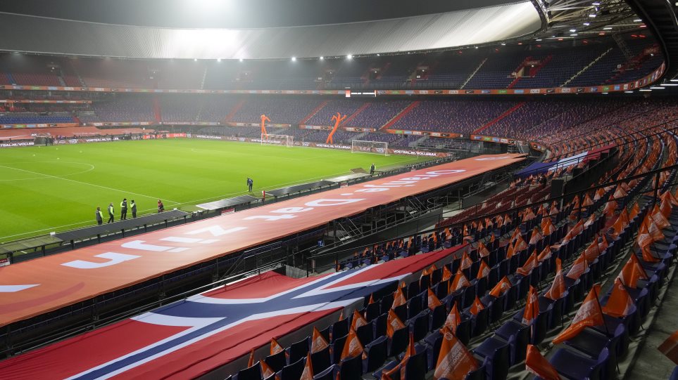 De_Kuip_AP_Photo_Peter_Dejong