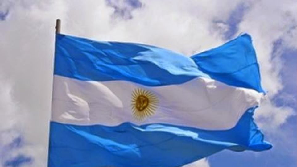Οι οίκοι Fitch και S&P υποβάθμισαν την αξιολόγηση της πιστοληπτικής ικανότητας της Αργεντινής
