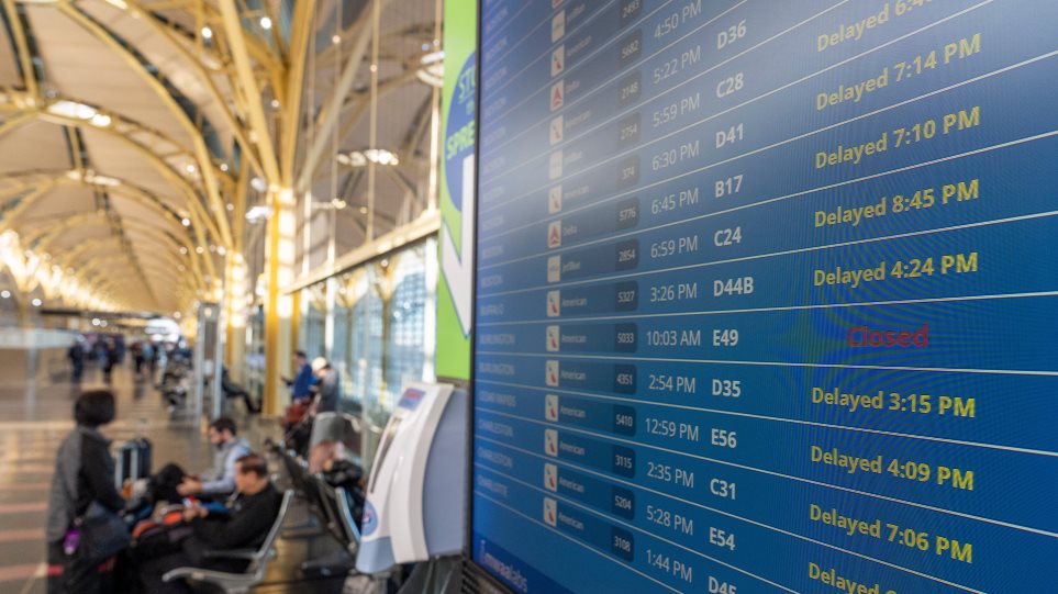 AERODROMIO_US_KATHISTERISIS_AP_Photo_Alex_Brandon