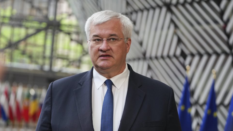 AP_Andrii_Sibixa_Virginia_Mayo