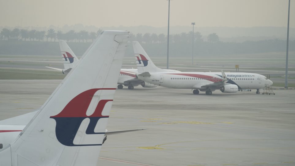 AP_Boeing_737-800_Malaysian_Airlines_Vincent_Thian
