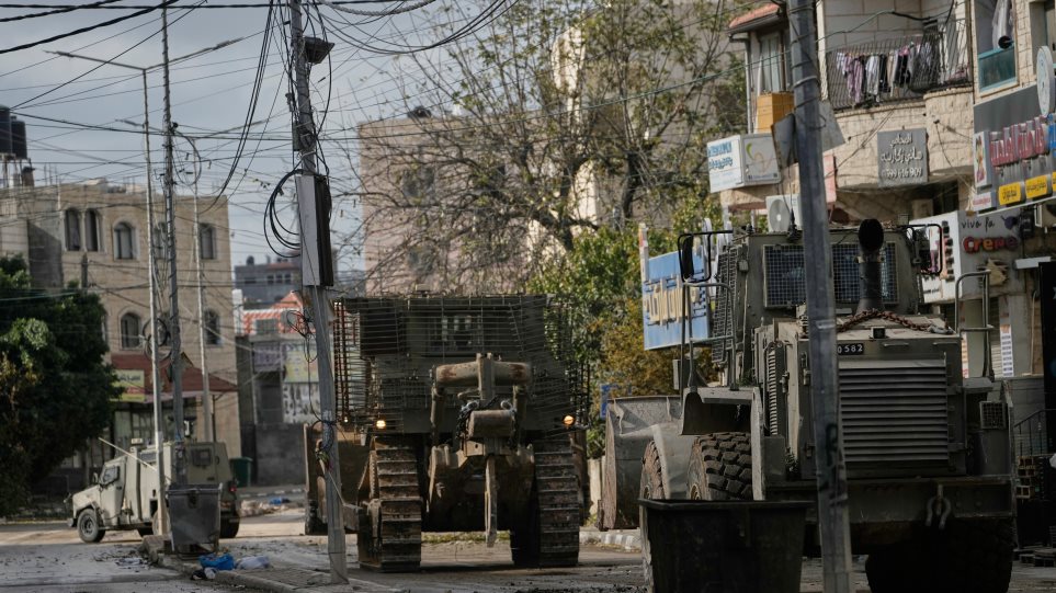 AP_Gaza_Israilines_Buldozes_Majdi_Mohammed