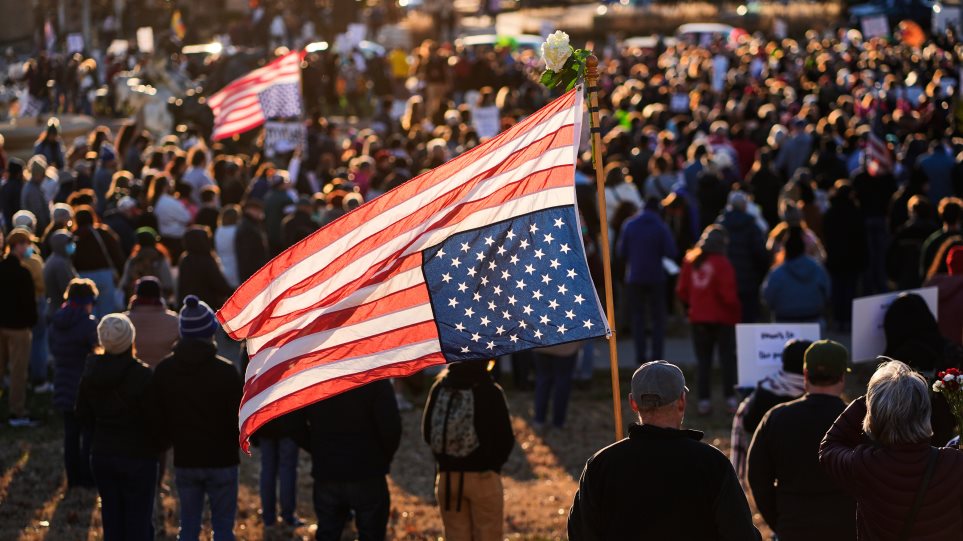 AP_IPA_Diadilosis_Mineapolis_Charlie_Riedel