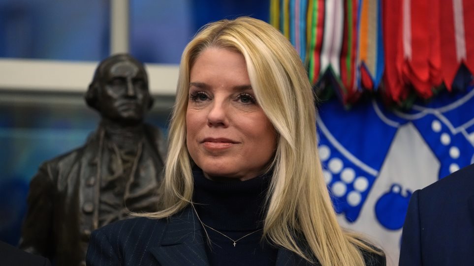AP_IPA_Pam_Bondi_Allison_Robbert