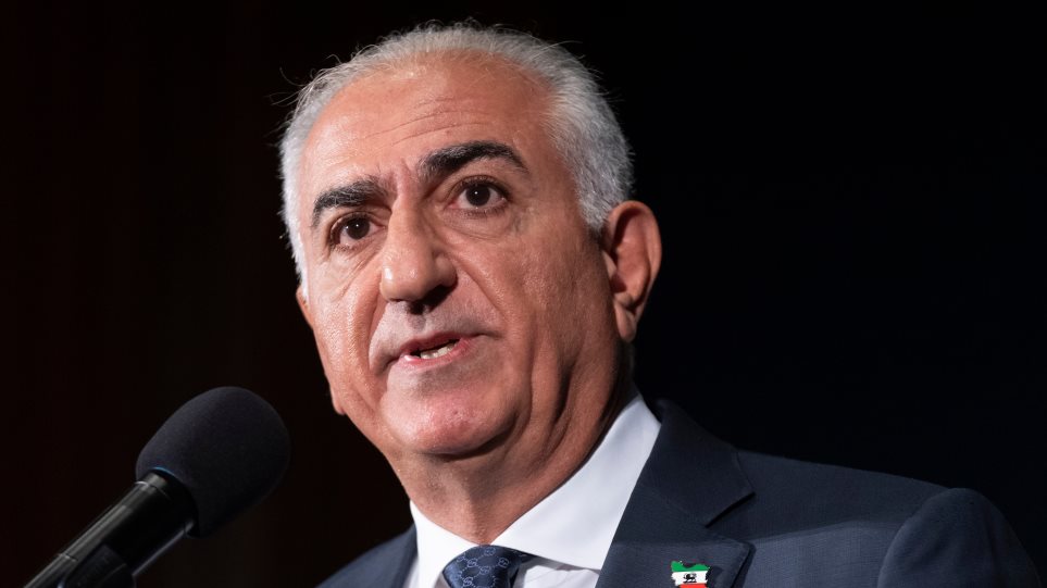 AP_IRAN_Reza_Paxlavi_Mark_Schiefelbein