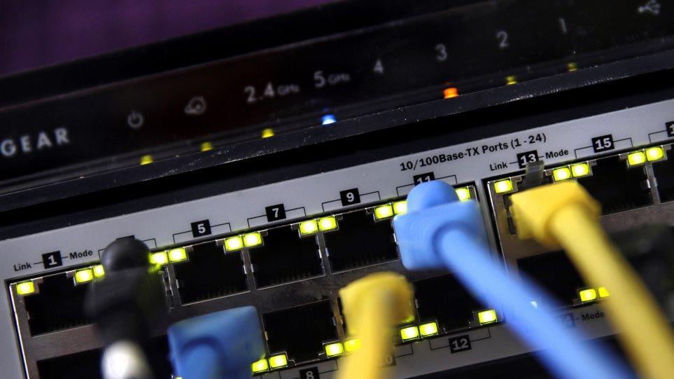 AP_Internet_Kalodia_Parakoluthisis_Ipoklopes_Charles_Krupa