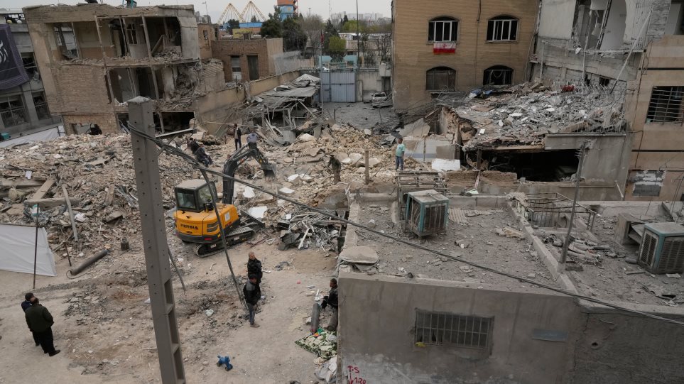 AP_Iran_Vomvardismos_Vahid_Salemi9