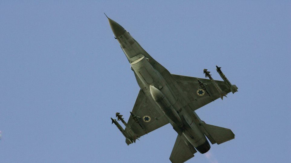 AP_Israilino_F-16_F16__ARIEL_SCHALIT