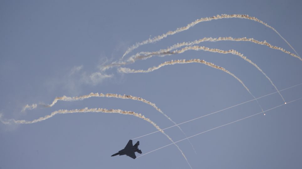 AP_Israilino_F15_Vomvardismos_Ariel_Schalit