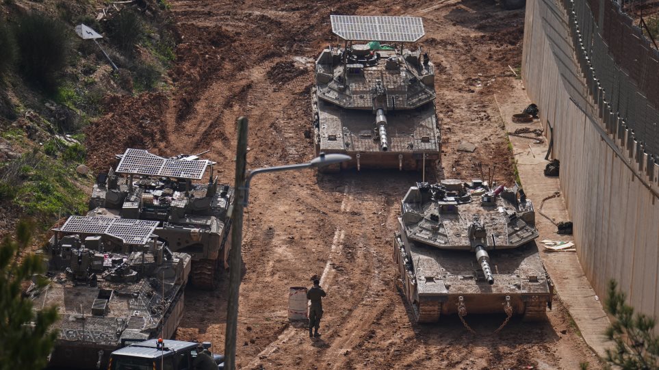 AP_Israilinos_Stratos_Tanks_Ariel_Schalit