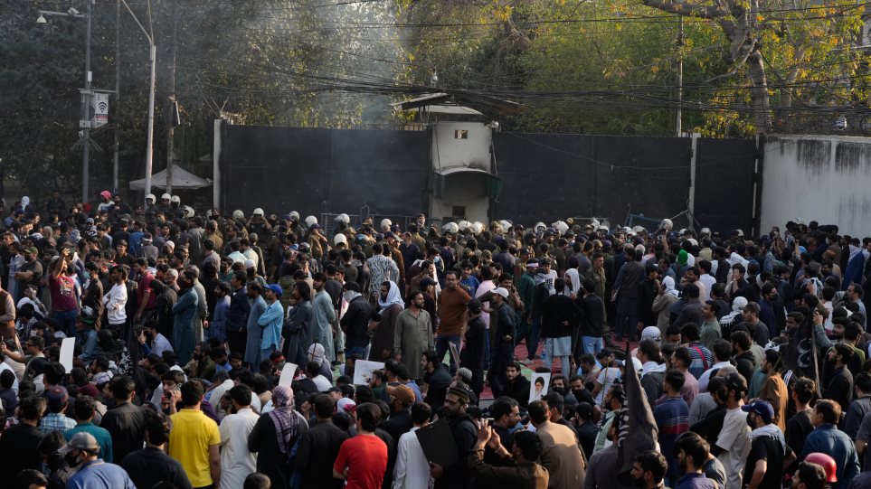 AP_Pakistan__Diadilosi_K_M__Chaudary