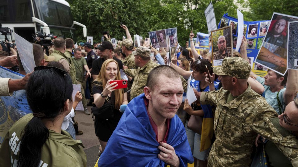 AP_Rosia_Ukrania_Exmaloti_Evgeniy_Maloletka