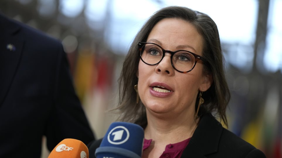 AP_Suidia_Maria_Malmer_Stenergard_Virginia_Mayo