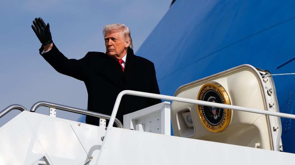 AP_Trump_Aeroplano_Air_Force_One_Julia_Demaree_Nikhinson