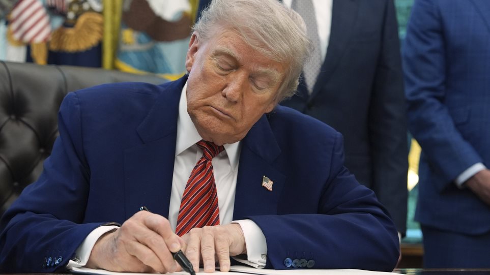 AP_Trump_Ipografi_Proedriko_Diatagma_Evan_Vucci