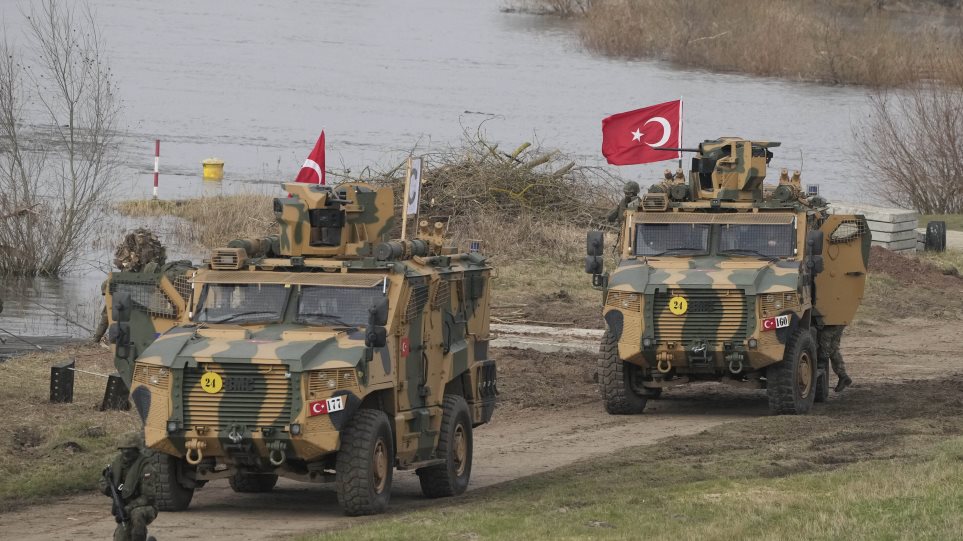 AP_Turkikos_Stratos__Czarek_Sokolowski