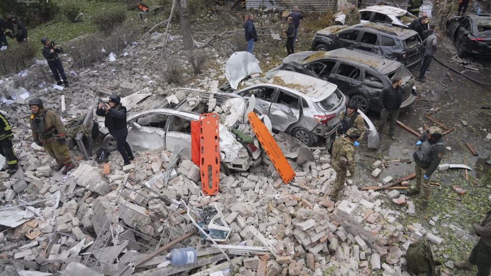 AP_Ukrania_Vomvardismos_Ukrainian_Emergency_Service