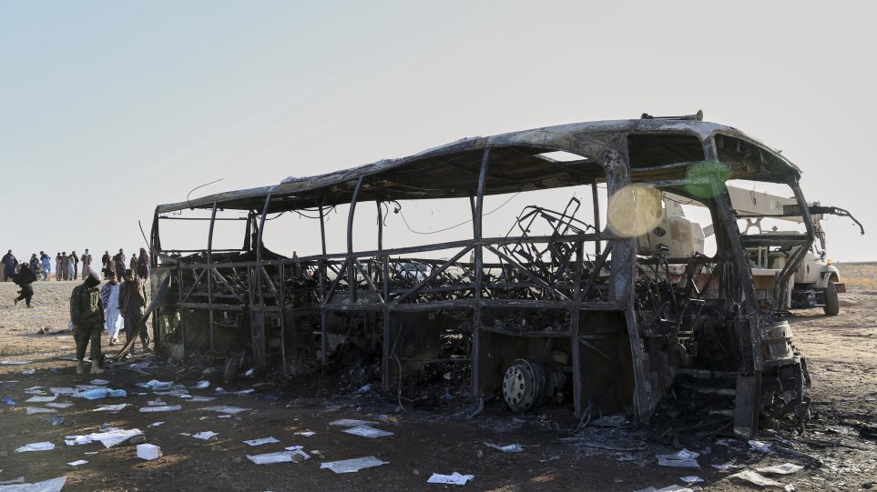 Afganistan_bus_AP_Photo_Omid_Haqjoo