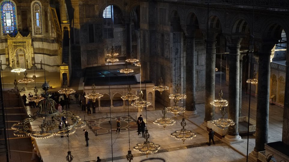 Agia_Sofia_eso_AP_Photo_Lefteris_Pitarakis