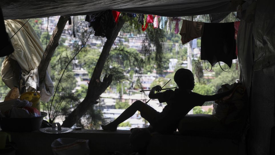 Aiti_Ektopismeni_AP_Photo_Odelyn_Joseph