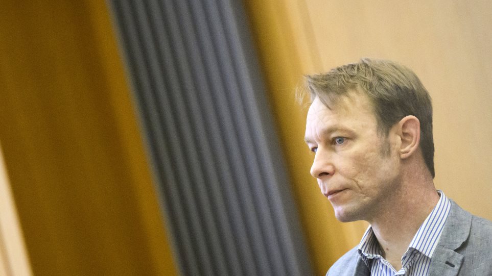 BERKER_MATLIN_Julian_Stratenschulte_Pool_via_AP
