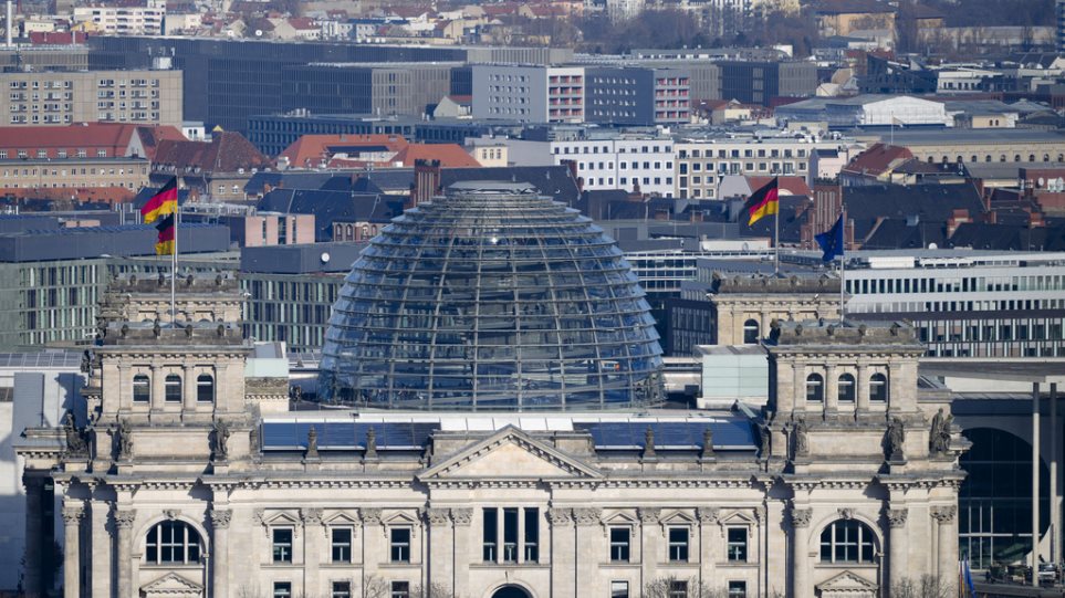 Bundestag_exo_mera_AP_Photo_Markus_Schreiber