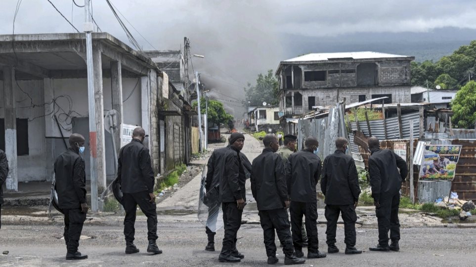 COMOROS_ASTINOMIA_AP_Photo_Nazir_Nazi
