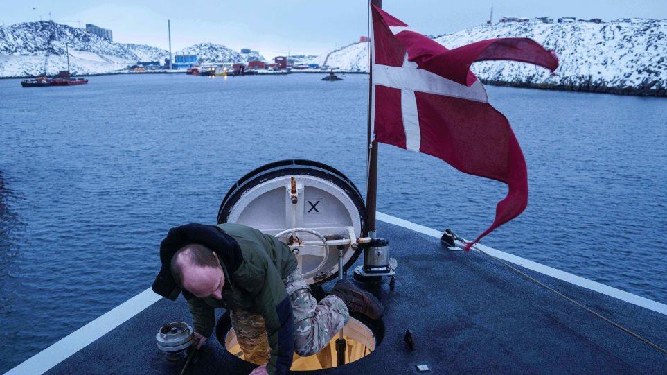 Dania_simea_AP_Photo_Evgeniy_Maloletka