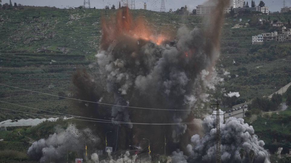 Epithesi_Israil_se_gefira_Livanu_AP_Photo_Mohammad_Zaatari