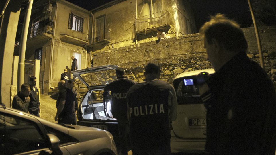 ITALIA_MAFIA_SILIPSIS_AP_PHOTO_Adriana_Sapone