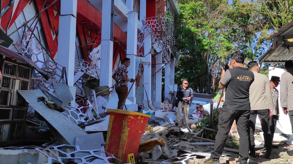 Indonisia_sismos_AP_Photo_Tonny_Rarung