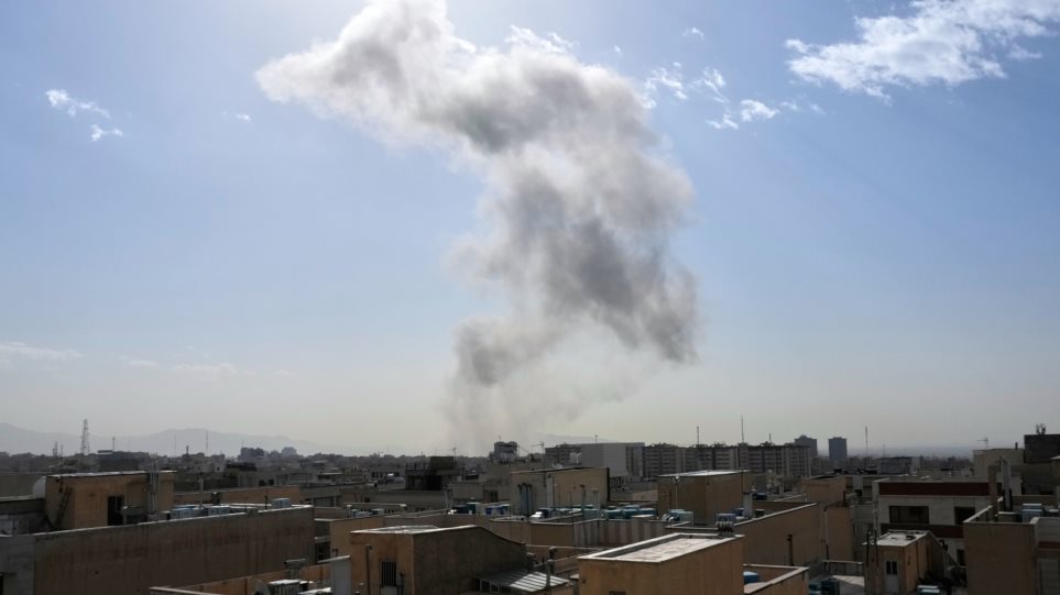 Iran_epithesi_AP_Photo_Vahid_Salemi