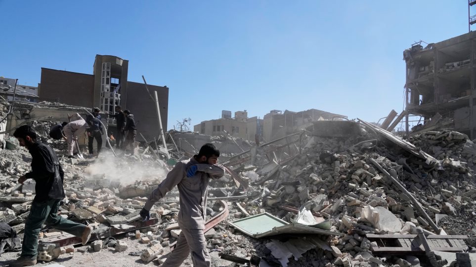 Iran_eripia_polemos_AP_Photo_Vahid_Salemi