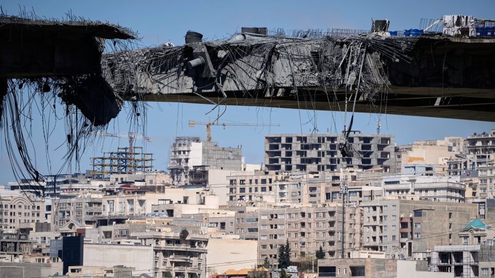 Iran_polemos4_AP_Photo_Vahid_Salemi