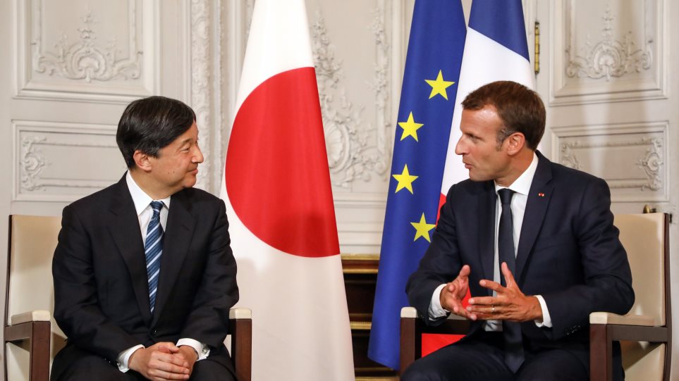 Makron_Naruxito_AP_photo_Ludovic_Marin