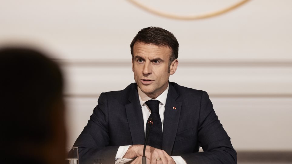 Makron_diaskepsi_int