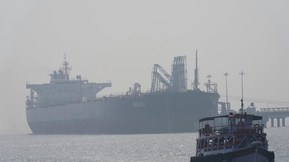 Ormuz_plia_AP_Photo_Rafiq_Maqbool