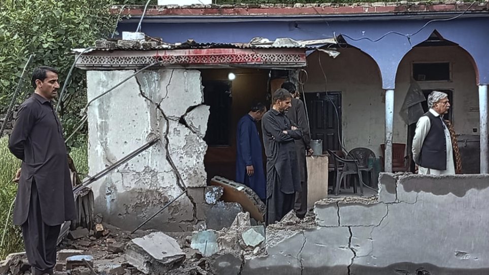 Pakistan_India_AP_Photo_Rashid_Ahmed