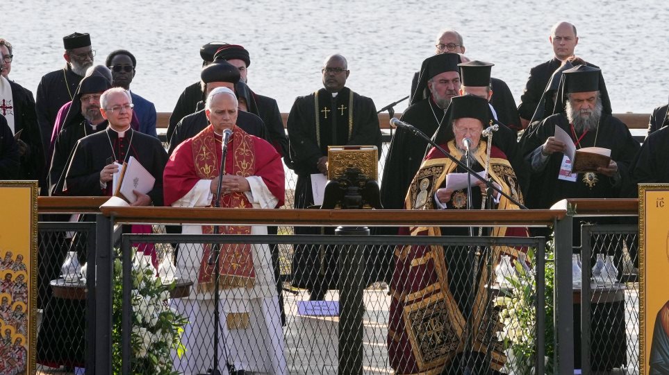 Papas_Leo_Vartholomeos_AP_Photo_Domenico_Stinellis