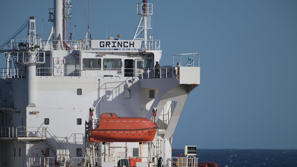 Petreleoforo_Plio_Grinch_French_Military_via_AP