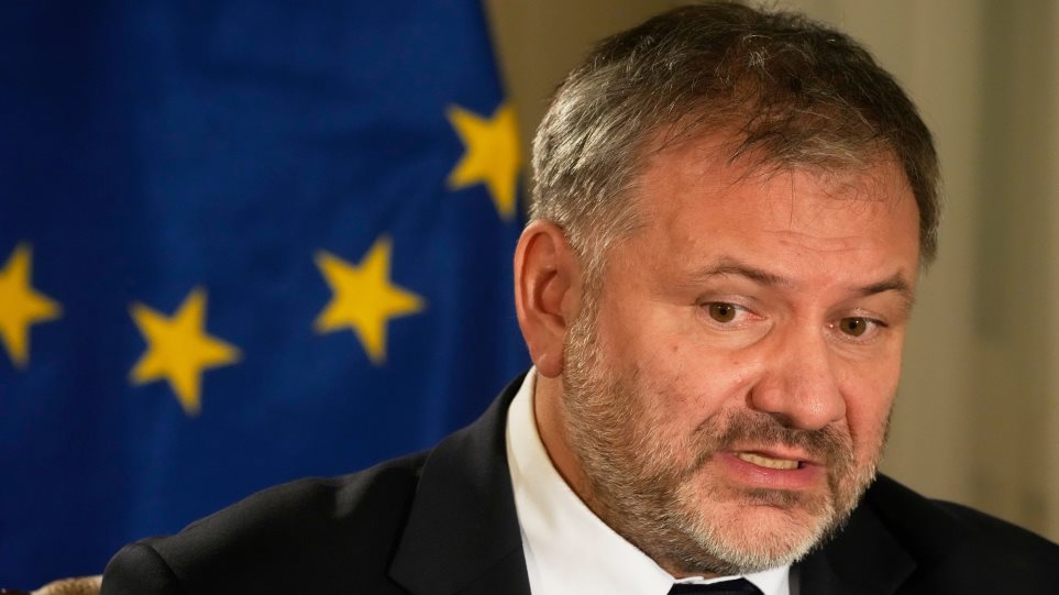 Polonos_IpDikeosinis_Valdemar_Zurek_AP_Photo_Czarek_Sokolowski