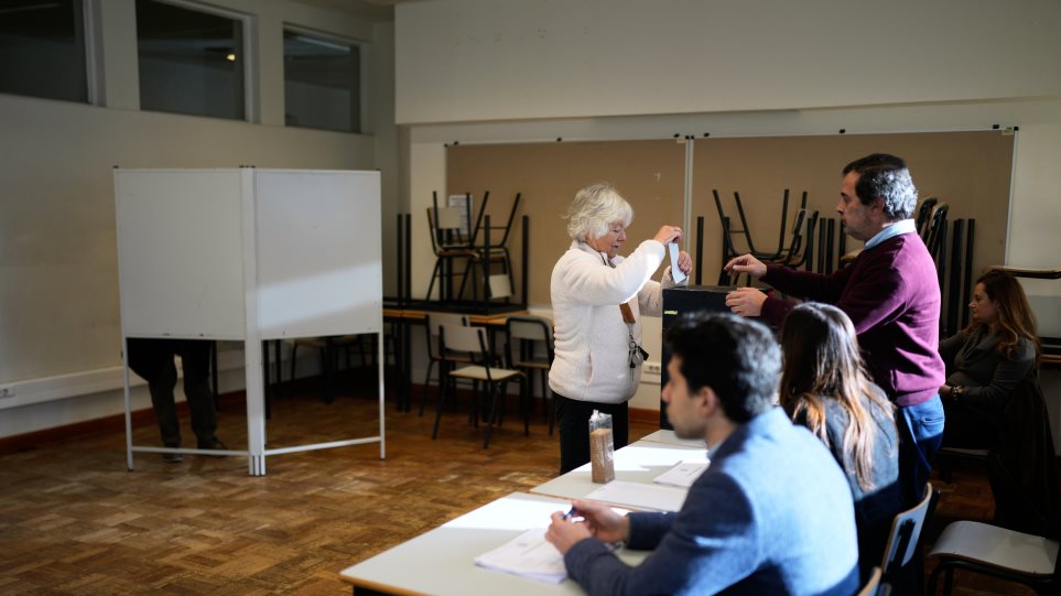 Portogalia_ekloges_kalpis_AP_Photo_Armando_Franca