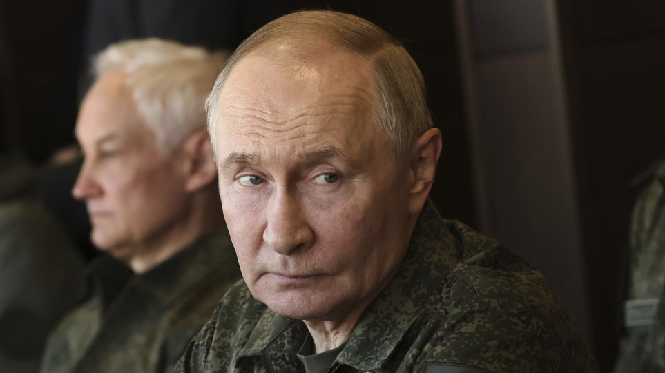 Putin_stratiotiki_endimasia_AP_Photo_Mikhail_Metzel_Sputnik