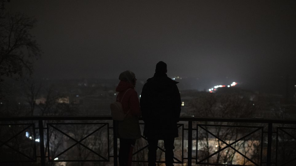 Rosia_Ukrania_polemos_nixta_generic__AP_Photo_Andrew_Kravchenko