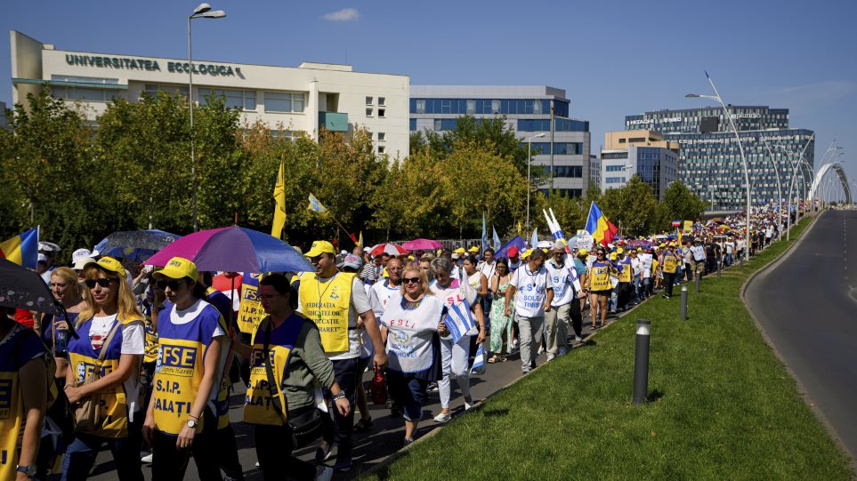 Rumania_silalitirio_AP_Photo_Vadim_Ghirda